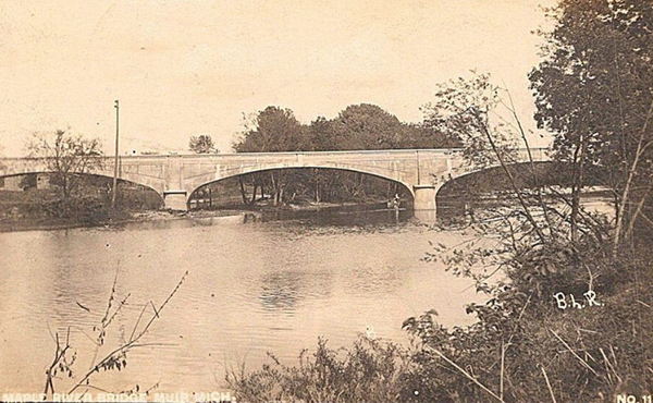 Muir - Old Postcard (newer photo)